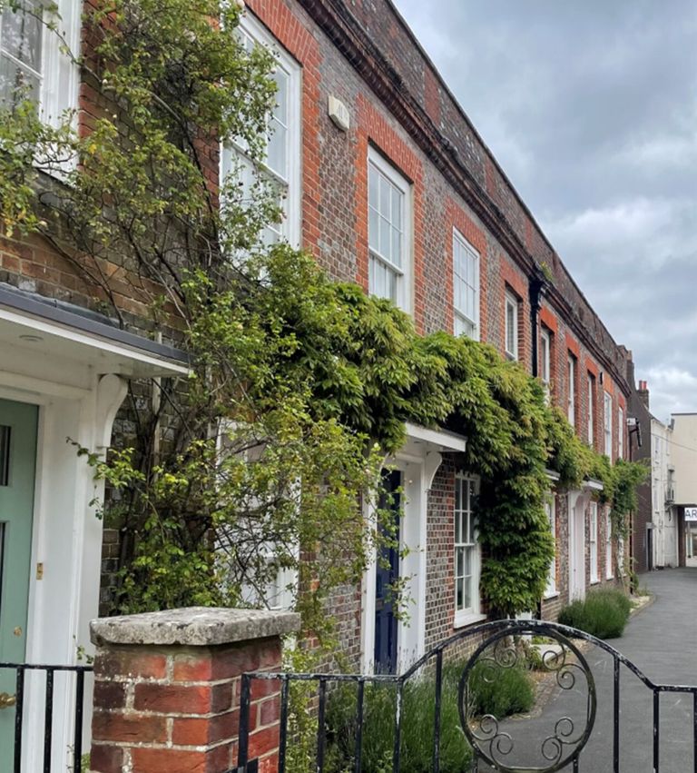 Saddler’s Court